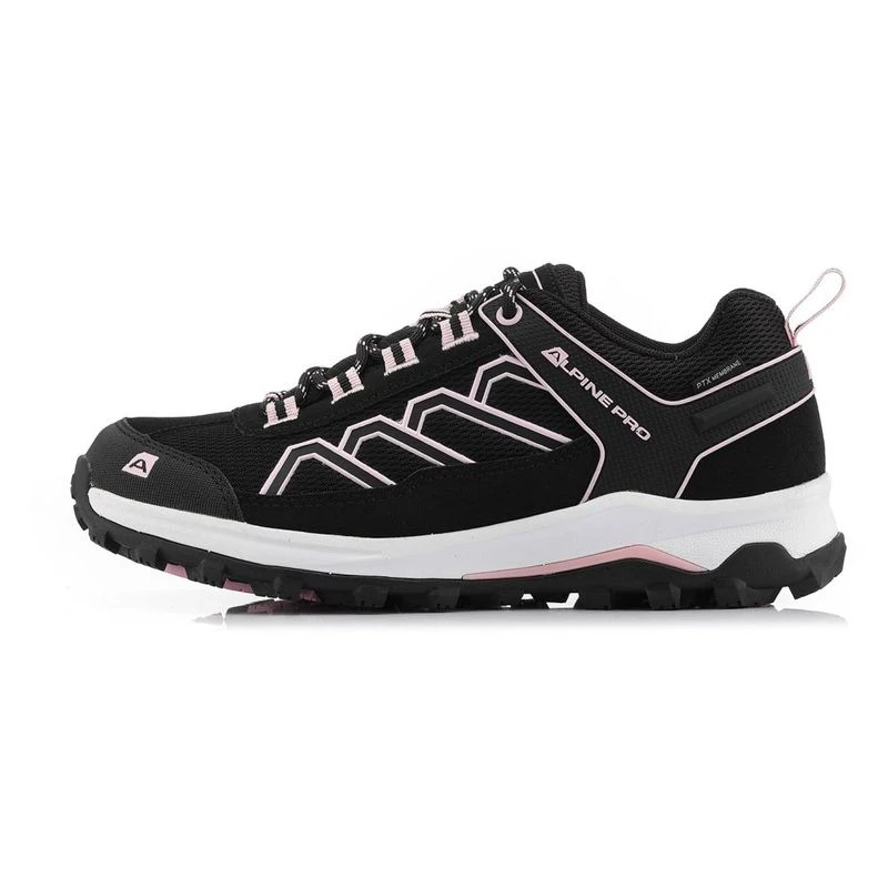 Assortiment De Chaussures De Course Pour Hommes Dans Une Vitrine