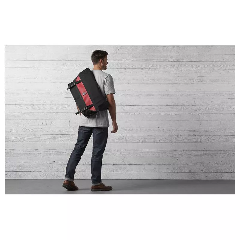 Chrome Metropolis 40L Messenger Bag (Black/Red