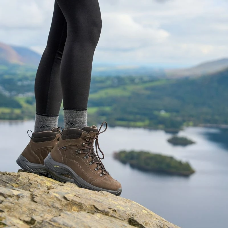 Fjern Womens Sokande Hiking Boots Sandstone Sportpursuit
