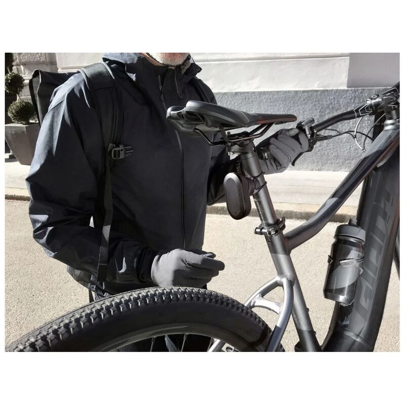 Garmin Varia RVR315 - Radar Per Bici Che Avvisa Dei Veicoli Dietro (Fino A 140m) - 7 Ore Di Autonomia