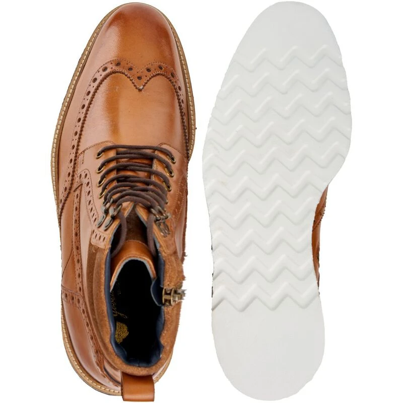 Base discount brogue boots