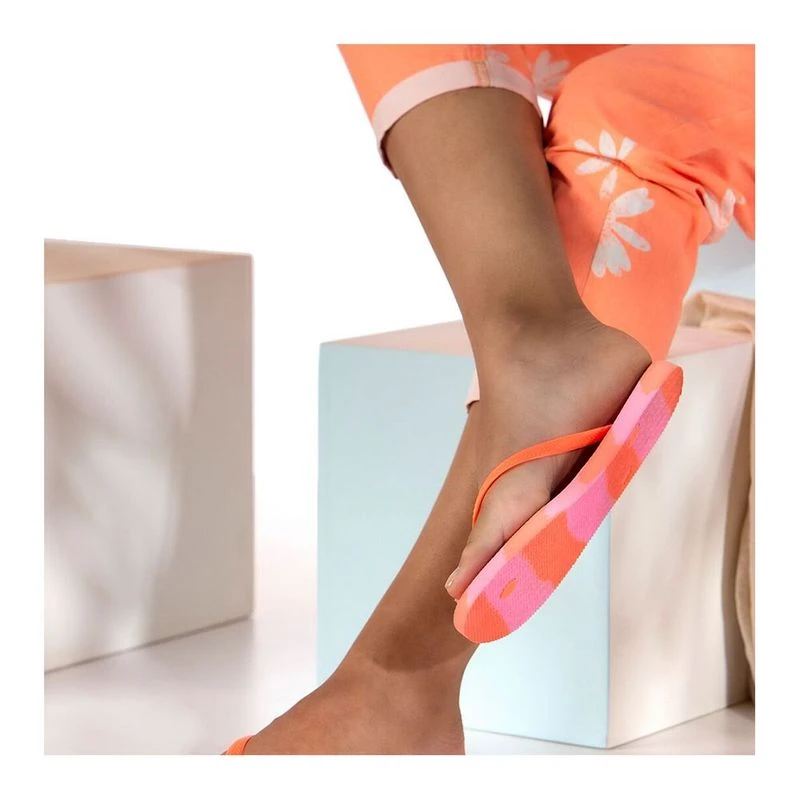 Womens orange flip flops discount