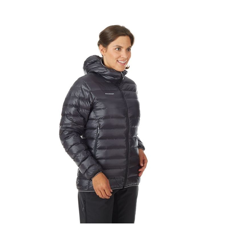mammut broad peak in hooded jacket women