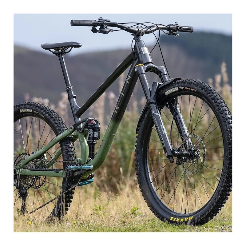 MarinBikes Rift Zone XR 27.5 Full Suspension Mountain Bike Black