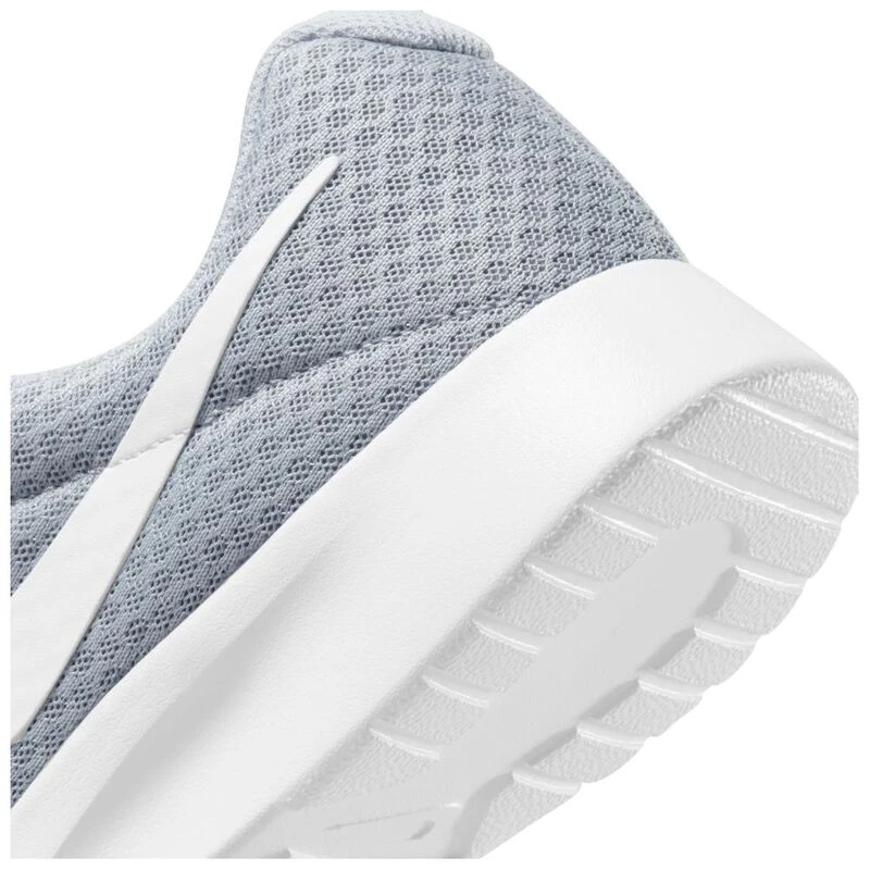 Nike women's tanjun casual sneakers white store