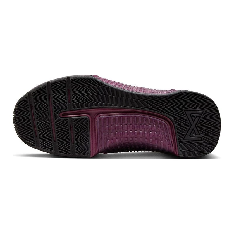 Nike women's 9 in mens discount