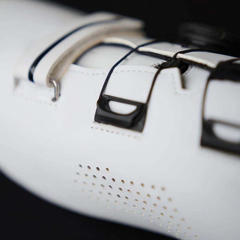 Rivelo Whinlatter Carbon Cycling Shoes (White/Black) Sportpursuit.co