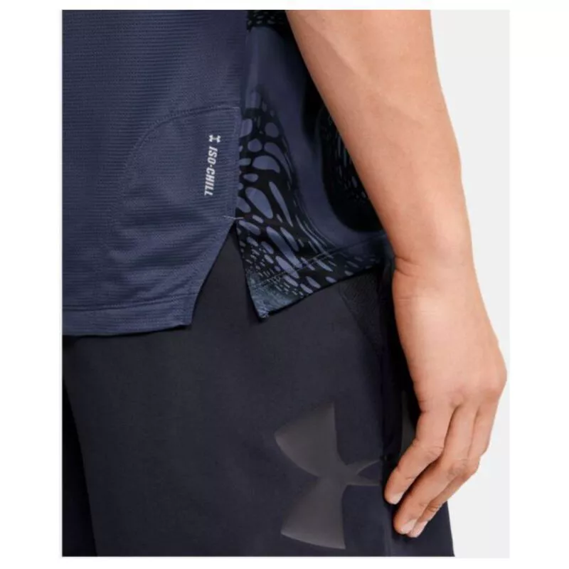 Under Armour Qualifier Iso-Chill Run T-Shirt Blue Iso-Chill technology  feels cool the instant you put it on. Like an ice pack built right in, its  ribbon-shaped nylon fibres disperse heat, whilst titanium