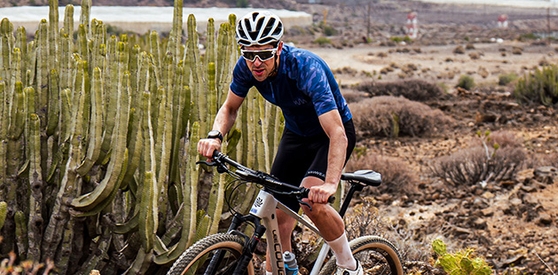 YAW WEAR à super prix chez SPORTPURSUIT